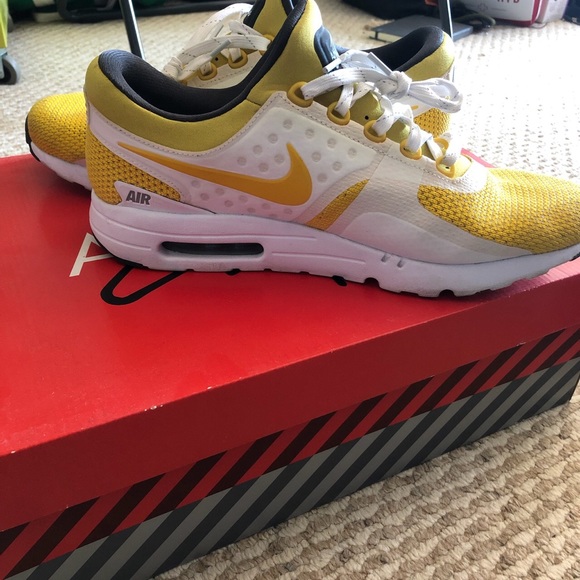 Air Max Zero Men's 11 lightly used 9/10 - Picture 2 of 4